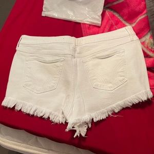 Hollister size 13 white Shortie